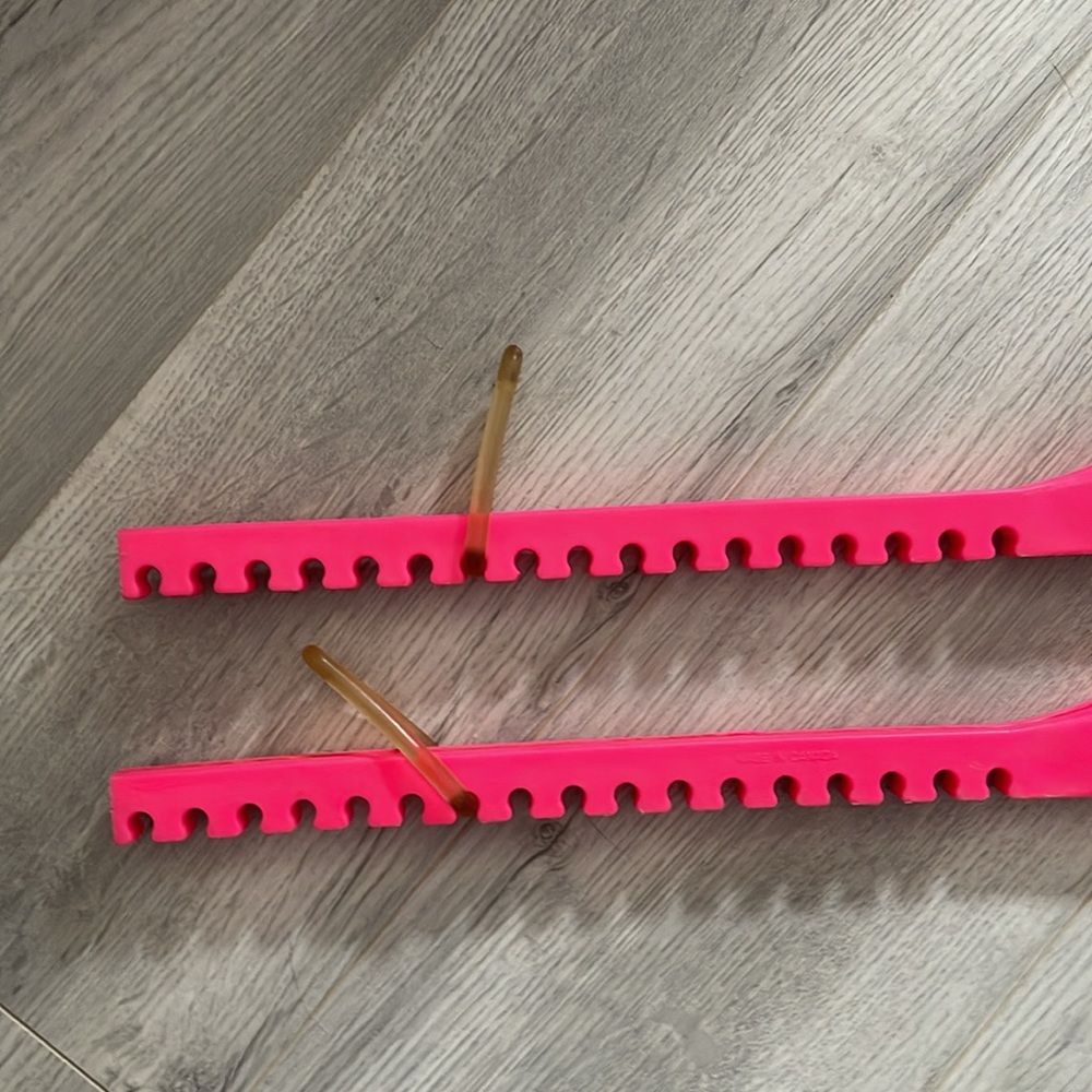 Pink skate guards - Picture 2 of 3